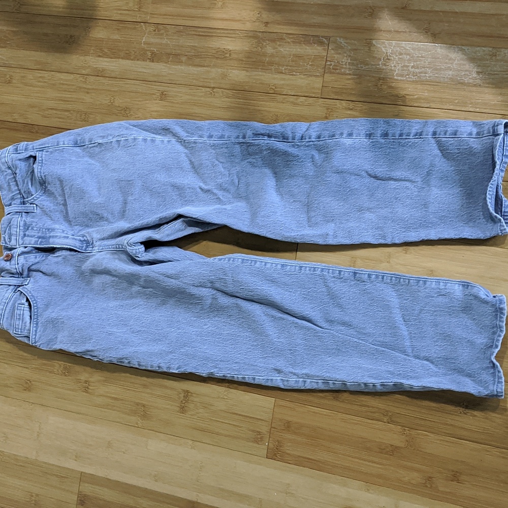 Universal Threads size 25 light wash baggy straight jeans